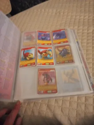 Invizimals Juego de Cartas Coleccionables