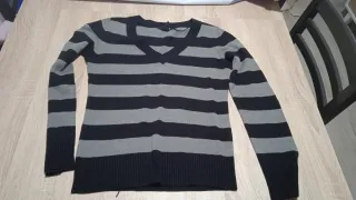Jersey de rayas gris y negro