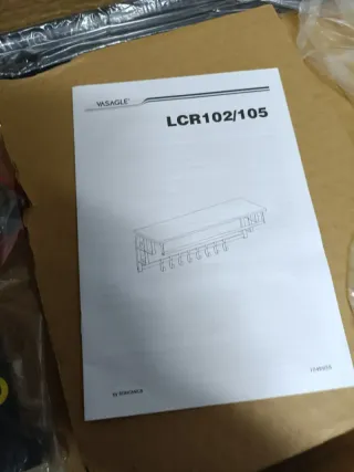 Appendiabiti da parete VASAGLE con barra e ganci