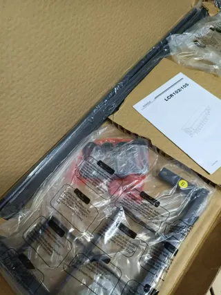 Appendiabiti da parete VASAGLE con barra e ganci