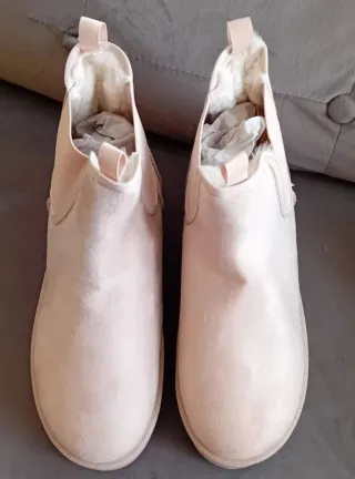 Botas bege novas tam 40