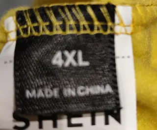 Sudadera amarilla con bordado