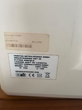 Máquina de coser AEG
