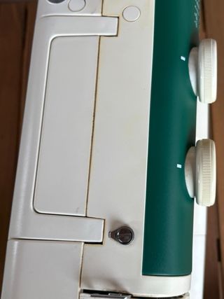 Máquina de coser AEG