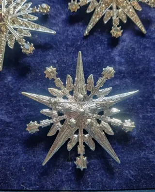 3 Broches Estrella Plateados virgen