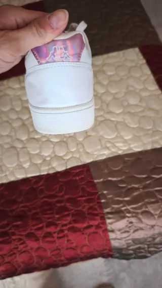 Zapatillas Kappa Blancas y Rosas