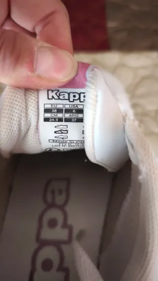 Zapatillas Kappa Blancas y Rosas