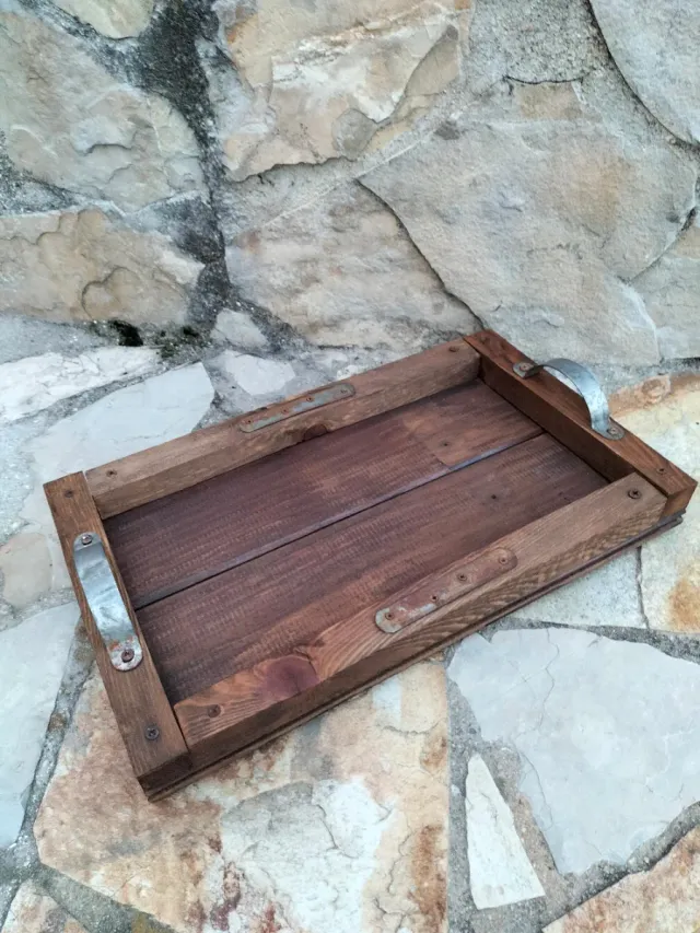 BANDEJA DE MADERA INDUSTRIAL.