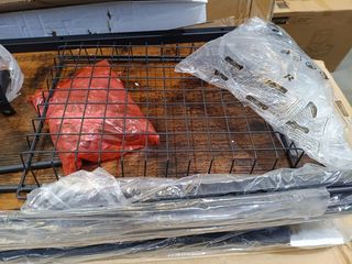 VASAGLE Estantería de Cocina, Soporte para Panadería, Isla de Cocina con Tira Magnética de Cuchillo, Cesta de Alambre, Soporte de Papel, 12 Ganchos, Marrón Rústico y Negro KKS026B01