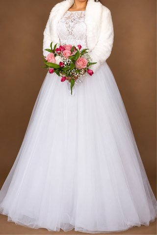 Vestido de Novia Blanco con encaje y chaqueta blan