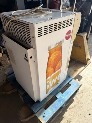 Nevera Swell con puerta de cristal