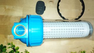 Filtro de agua con llave y soporte