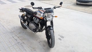 Royal Enfield Interceptor 650 - Moto Naked