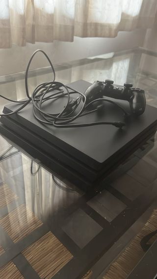 PS4 Pro + Mando + Juego