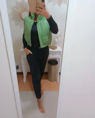 Piumino smanicato donna verde Zuiki