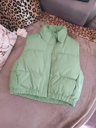 Piumino smanicato donna verde Zuiki