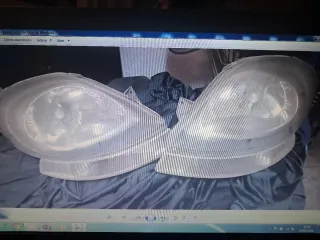 Faro delantero derecho y paraje trafic