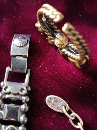 Pulseras plata, piedras, cuero anillo