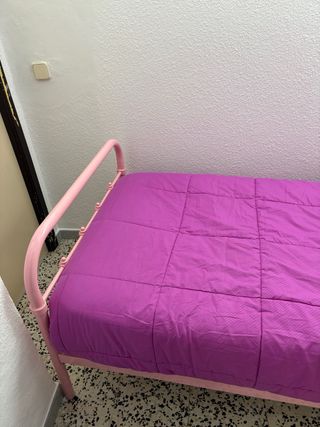 Cama infantil El Corte Inglés rosa, con colchon.