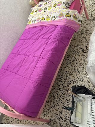 Cama infantil El Corte Inglés rosa, con colchon.