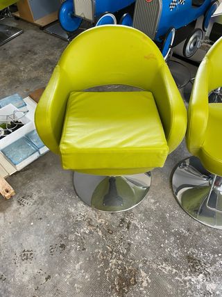 Sillones de peluquería verdes modernos
