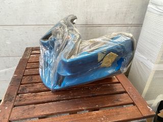 Quilla yamaha XS400 y otras azul con branquias