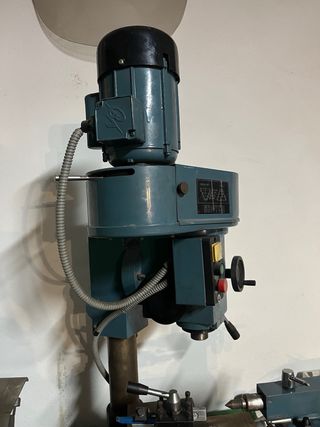 Torno de sobremesa con fresadora