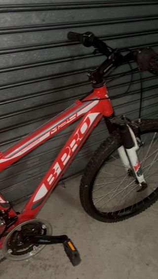 Bicicleta B-PRO 24 Roja 18 Marchas