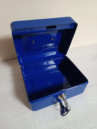 Caja de efectivo azul con cerradura