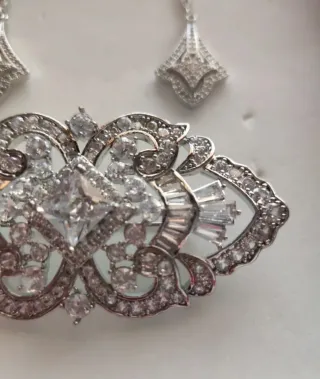 Conjunto pendientes y broche para Mantilla