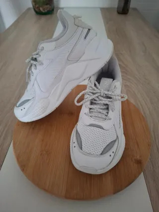 Tenis Puma Blancos y Grises