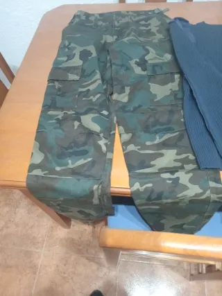 Traje militar camuflajenum38 Impecable 3 pieza