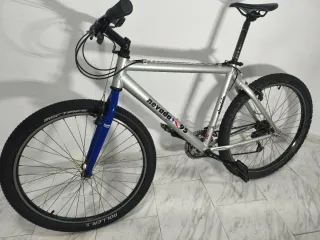 BH Nevada 95 Talla L 26 Aluminio