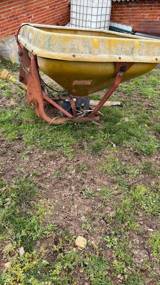 Lote maquinaria: Tractor New Holland TL90