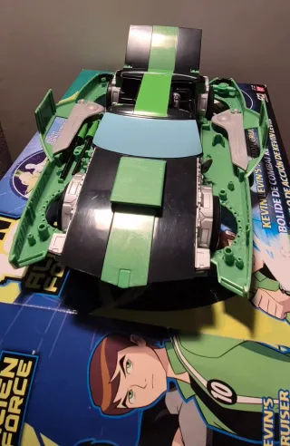 Ben 10 Alien Force Coche Kevin Levin