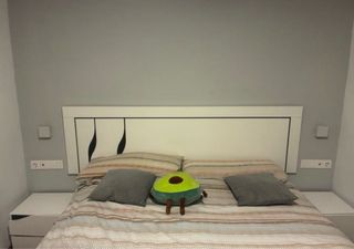 Cabecero de cama blanco y gris