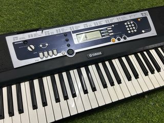 Teclado Piano Yamaha YPT210