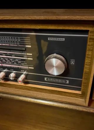 Radio Antigua Grundig Modelo RF265 stereo