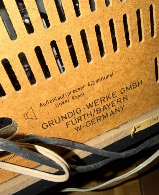 Radio Antigua Grundig Modelo RF265 stereo