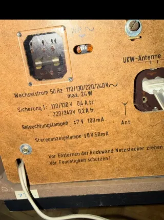 Radio Antigua Grundig Modelo RF265 stereo