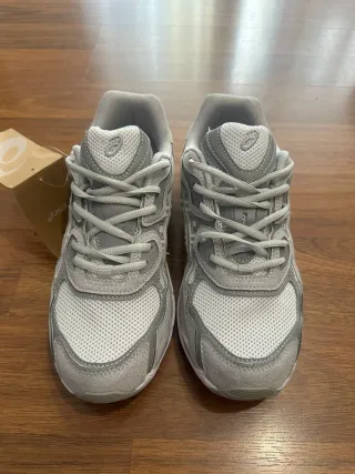 Asics Gel NYC grises/crema