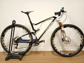 29"Mountain bike full suspensión carbon