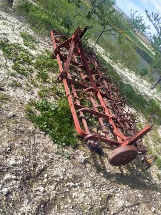 Arado Sembradora Antigua