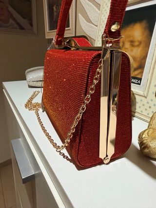 Bolso de fiesta rojo y dorado