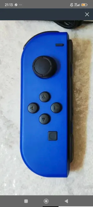 Joypad derecho azul con correa
