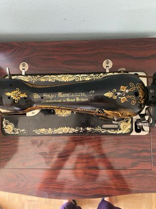 Máquina de coser antigua SINGER