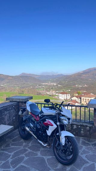 Triumph Street Triple R 675 2015