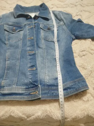 Chaqueta vaquera Bershka azul talla M