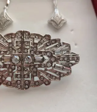 Conjunto Broche y Pendientes Mantilla Plata