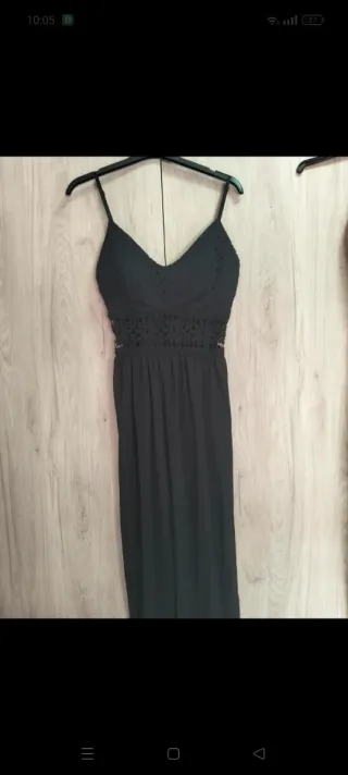 Vestido negro largo con encaje